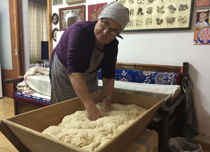 Traditional Village Bakery Class &amp; Tour / including lunch